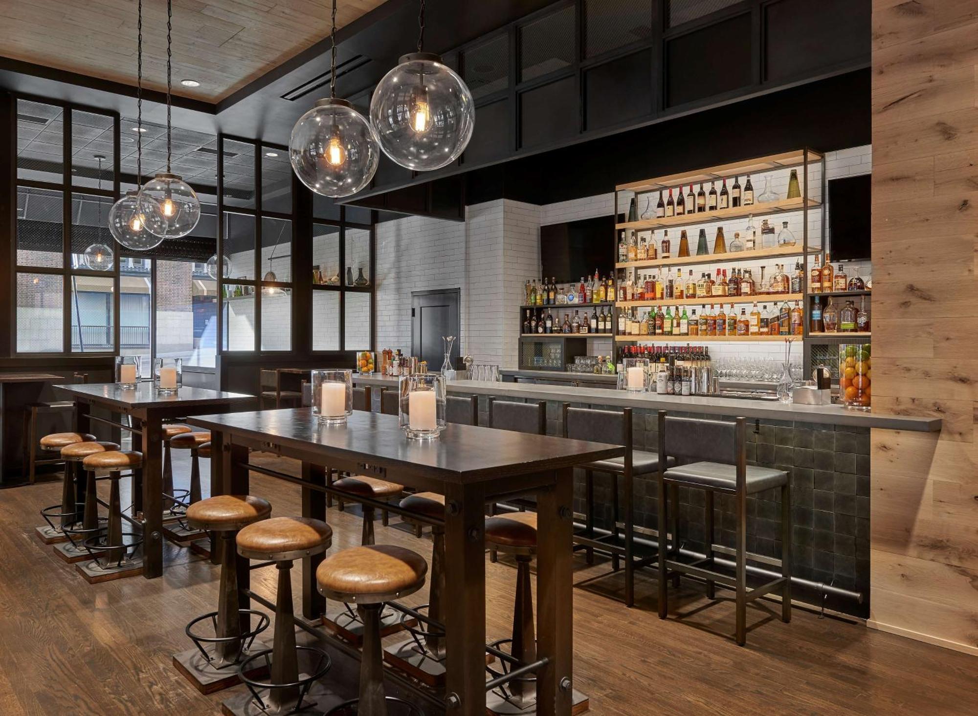 Hotel Phillips Kansas City, Curio Collection By Hilton Exterior photo