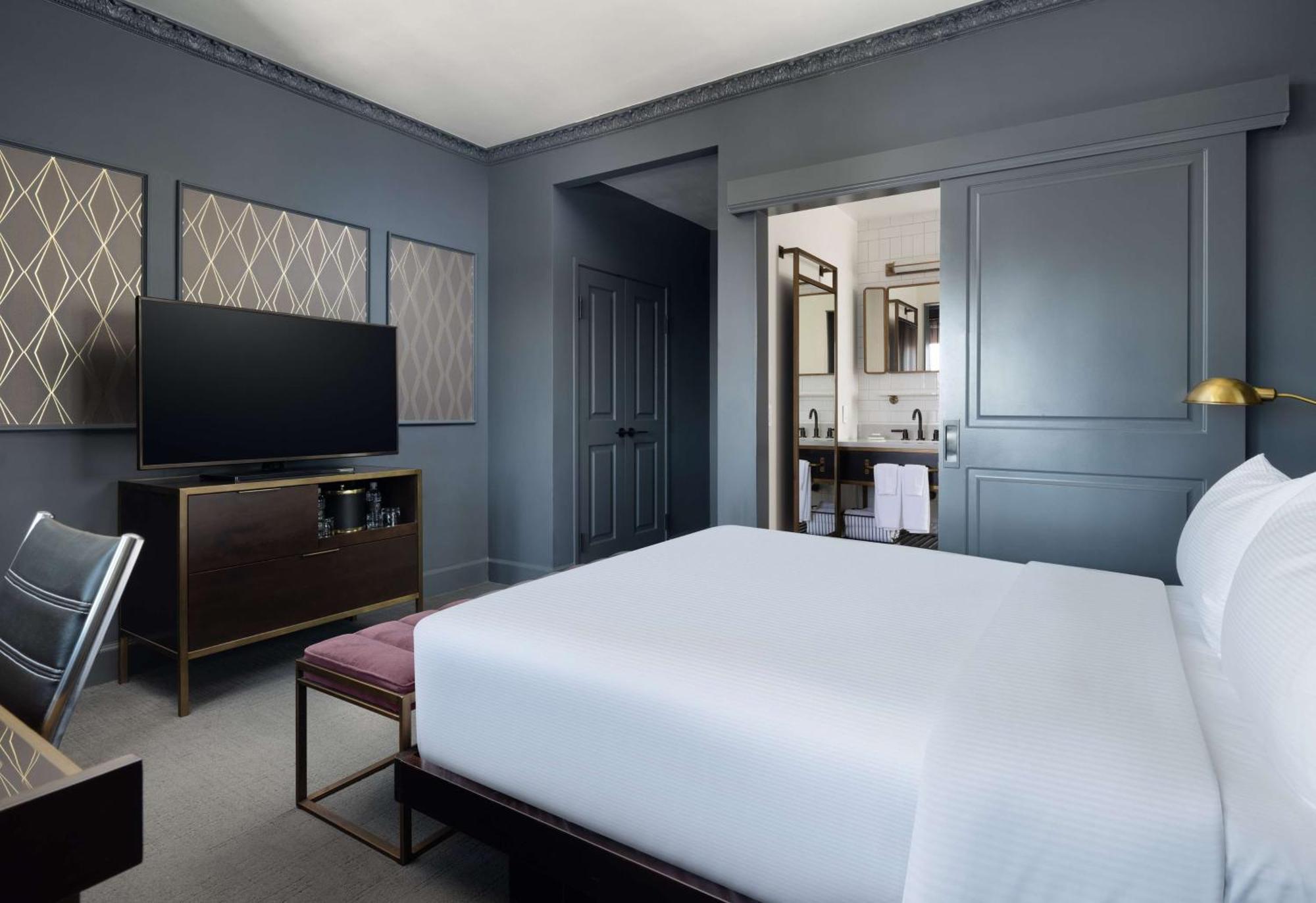 Hotel Phillips Kansas City, Curio Collection By Hilton Exterior photo