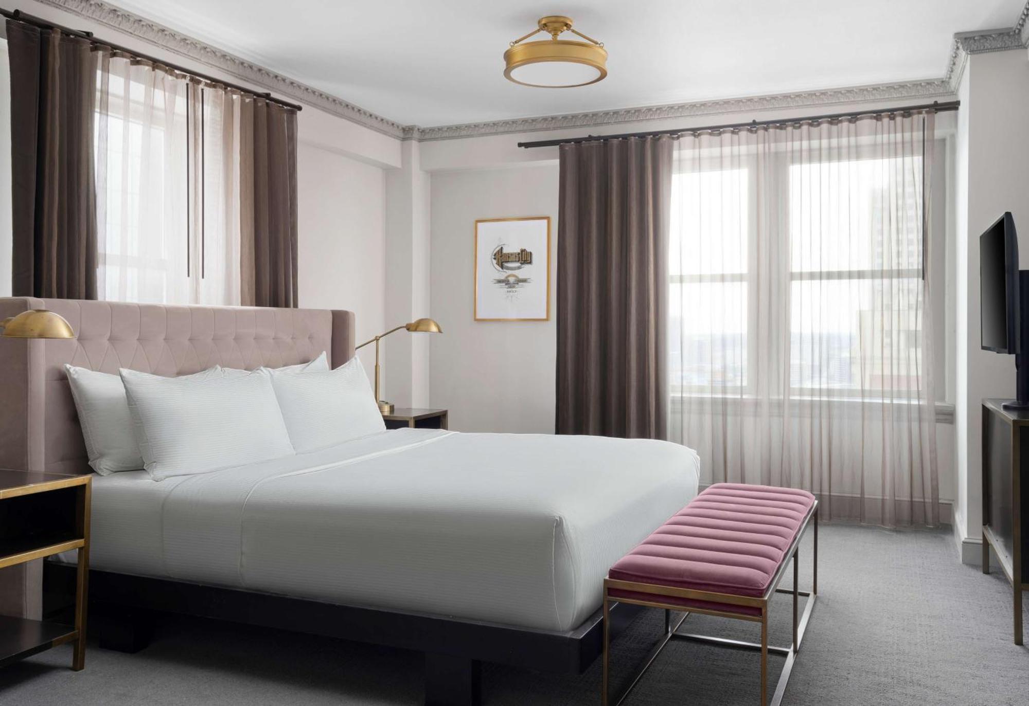 Hotel Phillips Kansas City, Curio Collection By Hilton Exterior photo