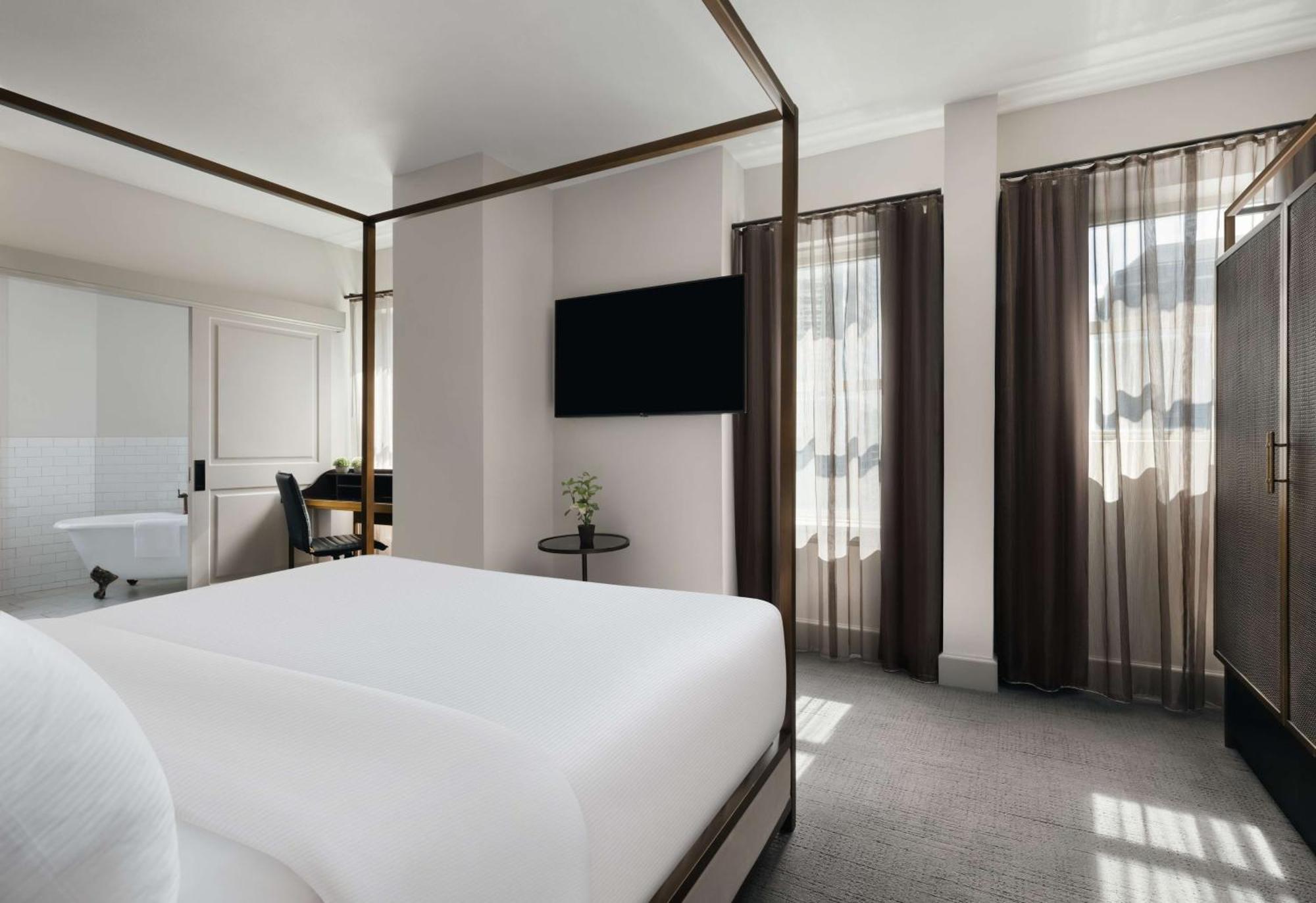 Hotel Phillips Kansas City, Curio Collection By Hilton Exterior photo