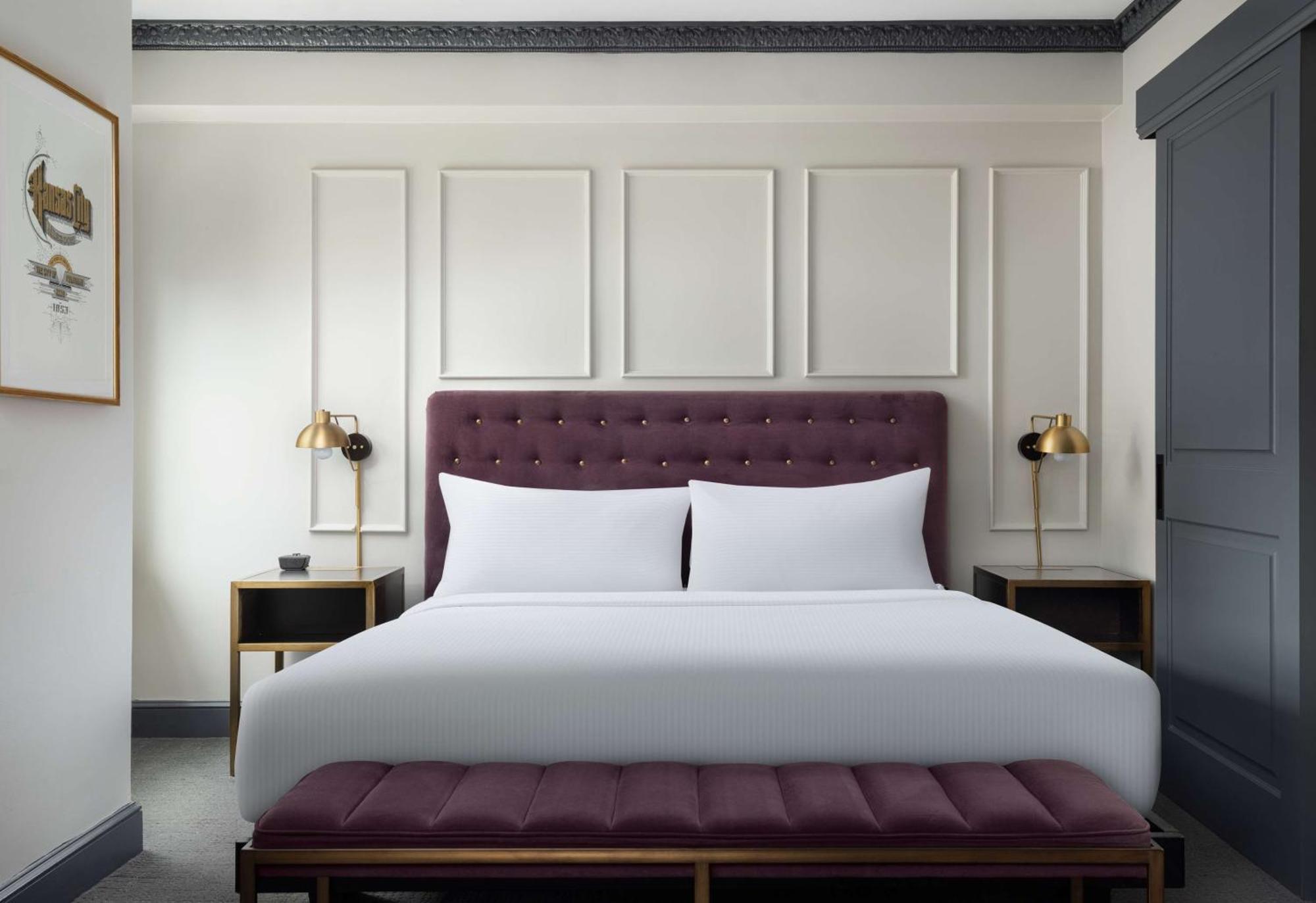Hotel Phillips Kansas City, Curio Collection By Hilton Exterior photo