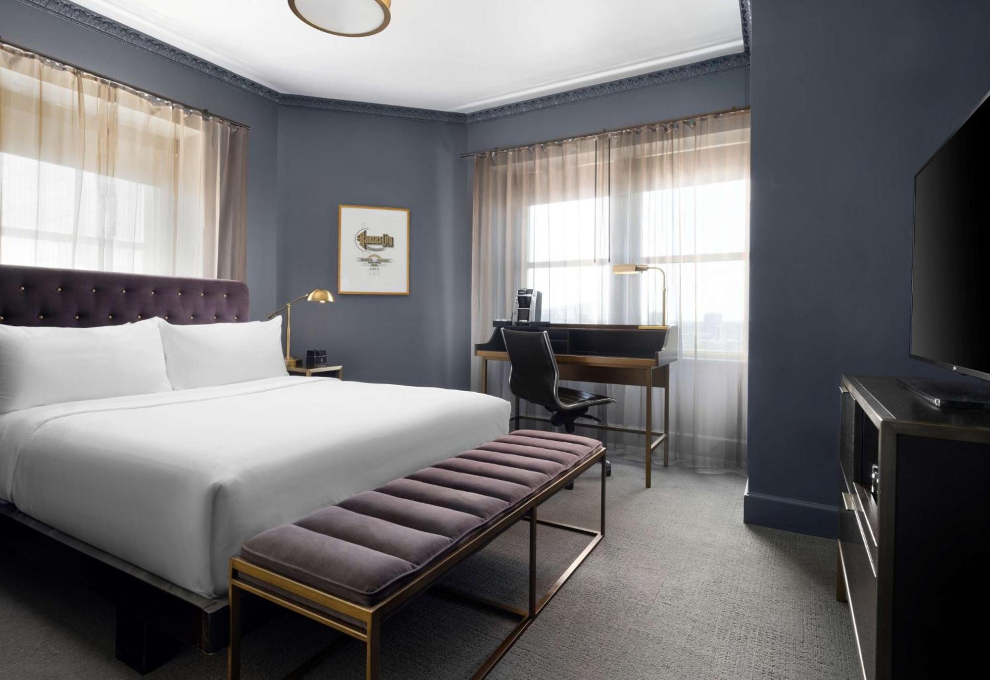 Hotel Phillips Kansas City, Curio Collection By Hilton Exterior photo