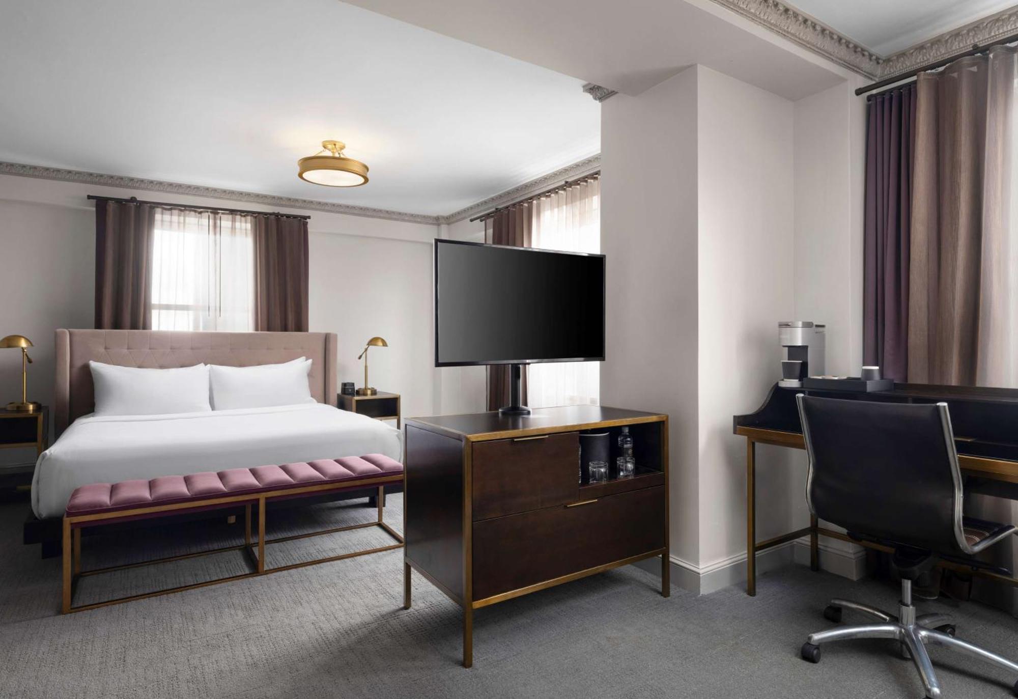 Hotel Phillips Kansas City, Curio Collection By Hilton Exterior photo
